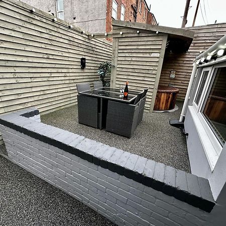 Albert Luxury Hottub & Jacuzzi Apartments Blackpool Kültér fotó