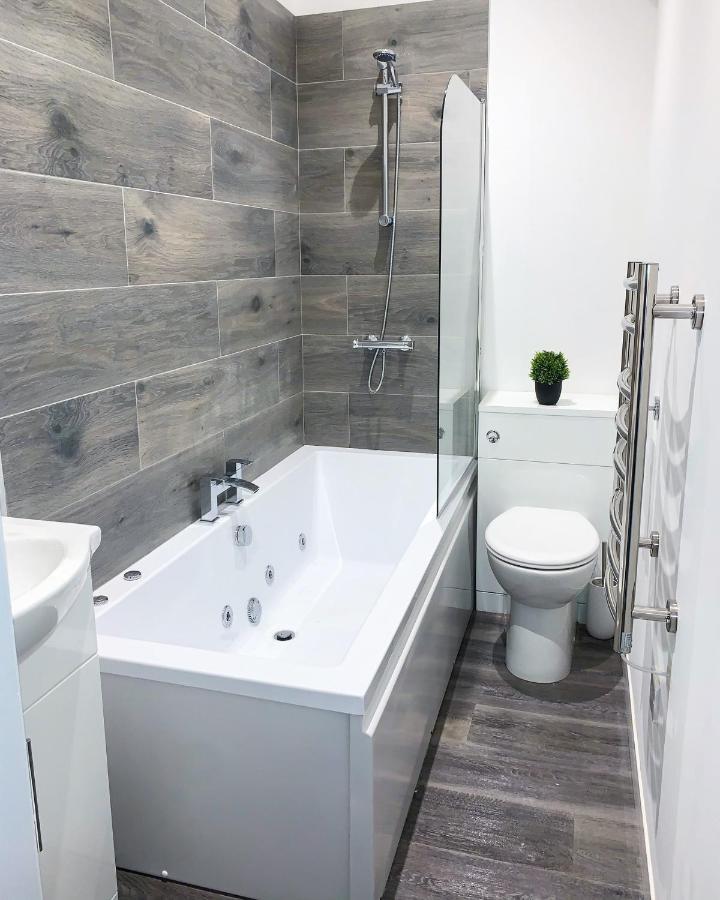 Albert Luxury Hottub & Jacuzzi Apartments Blackpool Kültér fotó