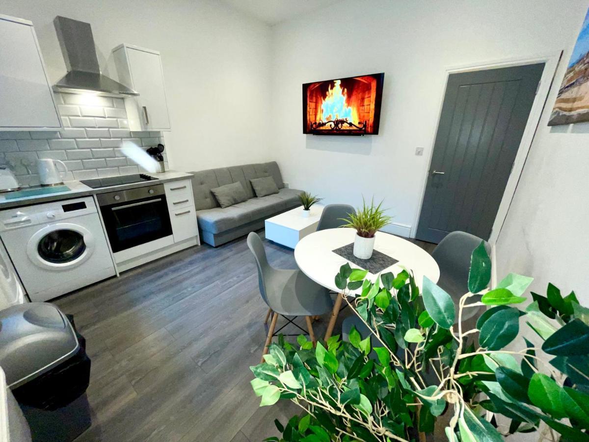 Albert Luxury Hottub & Jacuzzi Apartments Blackpool Kültér fotó