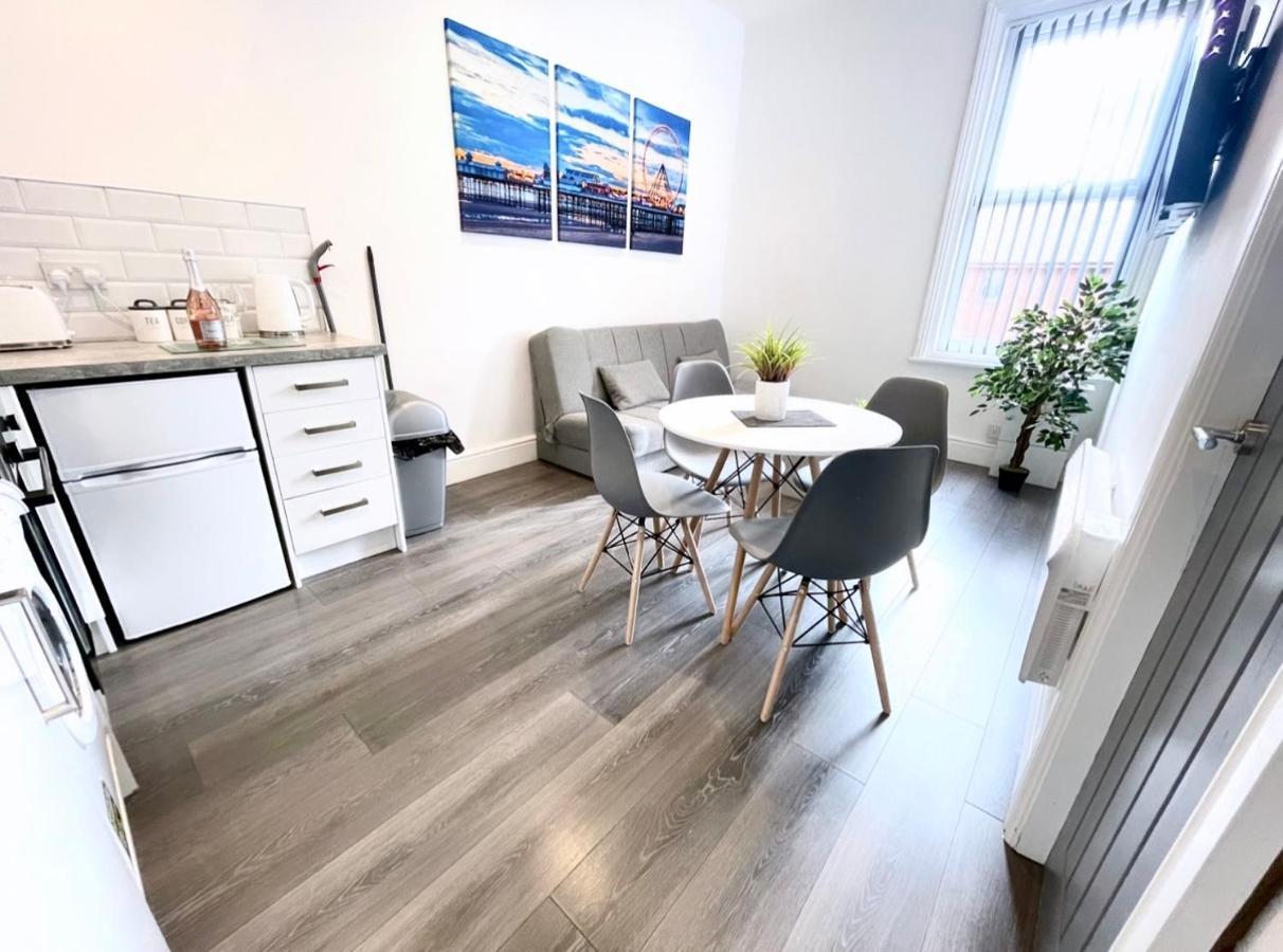 Albert Luxury Hottub & Jacuzzi Apartments Blackpool Kültér fotó